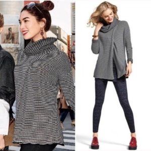 CAbi X-Large Fergi Turtleneck Sweater 3167 Black White Split Front Back